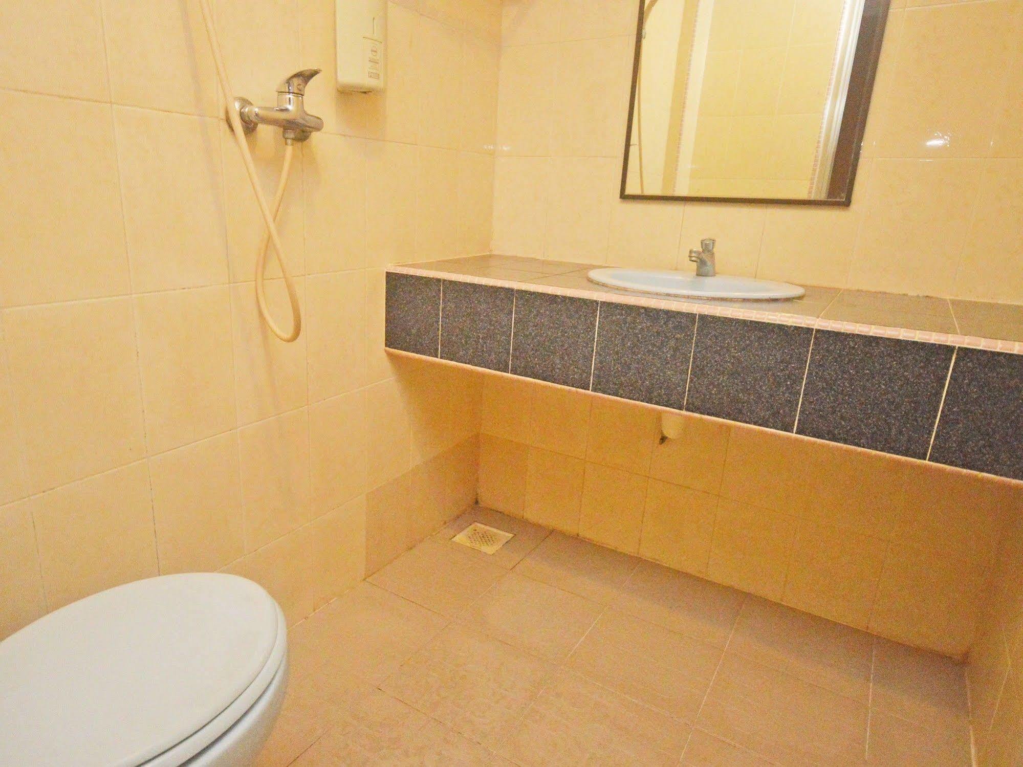 Nida Rooms Nagoya Business Center Batam Exterior foto